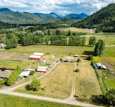 4997 Rogue River Highway, Gold Hill, OR 97525