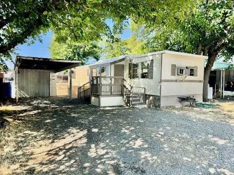 233 S Shasta Avenue, Eagle Point, OR 97524