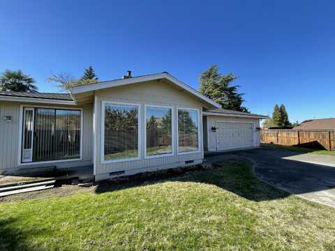 713 Pierce Road, Medford, OR 97504