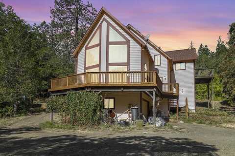 950 Bear Creek Road, Cave Junction, OR 97523