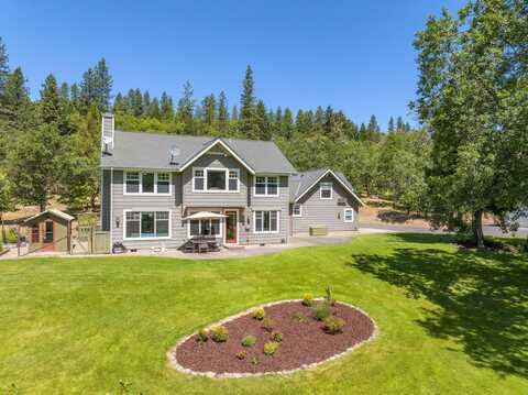 375 Mountain Paradise Drive, Grants Pass, OR 97526