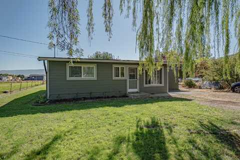 912 S Stage Road, Medford, OR 97501