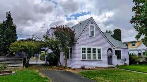 30 Summit Avenue, Medford, OR 97501