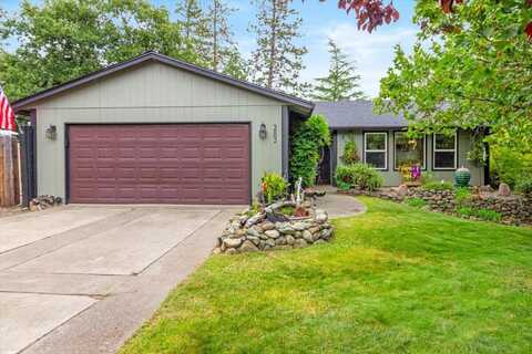 383 Pinetop Terrace, Shady Cove, OR 97539