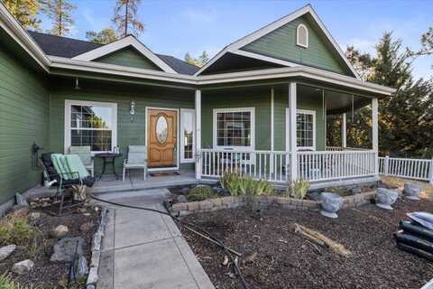 424 Cleveland Street, Shady Cove, OR 97539