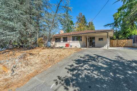 1430 NE Sherman Lane, Grants Pass, OR 97526