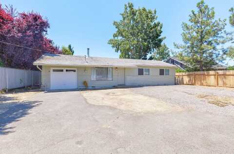 603 N Ross Lane, Medford, OR 97501