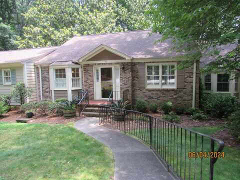 55 Forest Oaks Way, Spartanburg, SC 29307