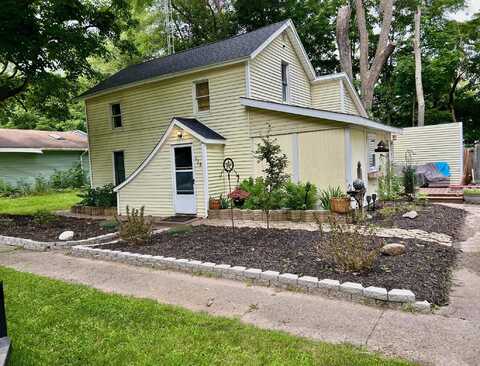 528 N Line, Chesaning, MI 48616