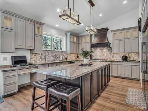 842 San Francisco Avenue, South Lake Tahoe, CA 96150