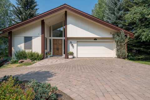 327 Juniper Rd, Sun Valley, ID 83353