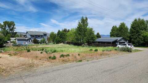 6 Carey Ave, Carey, ID 83320