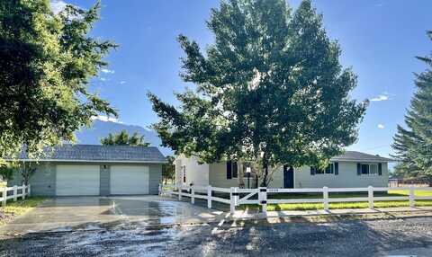 1010 W College St, Mackay, ID 83251