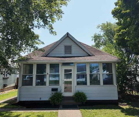 1015 N 12th Street, Vincennes, IN 47591