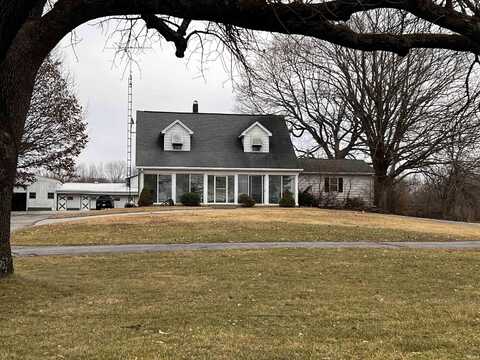 24 Edwardsport Road, Washington, IN 47501