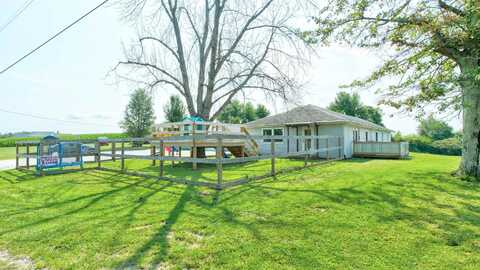 3142 N Folsomville Road, Boonville, IN 47601