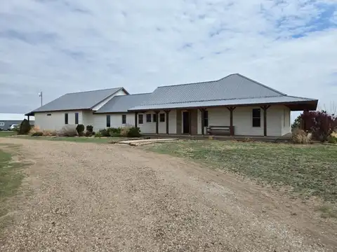 16631 Road 27, Kismet, KS 67877