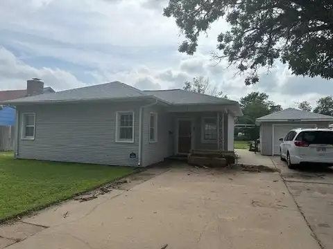 1020 North Pershing Avenue, Liberal, KS 67901