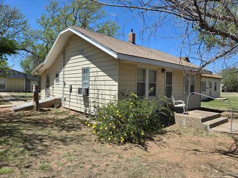 210 North Smith Street, Turpin, OK 73950