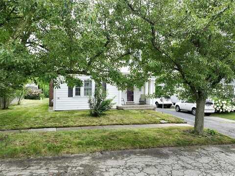 10 Aberdeen Road, East Providence, RI 02915