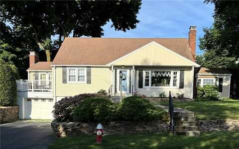 89 Fostmere Court, Warwick, RI 02889