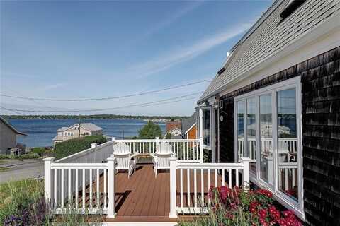 32 Seaconnet Avenue, Tiverton, RI 02878