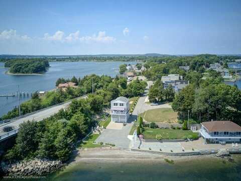 223 Cliff Avenue, Portsmouth, RI 02871