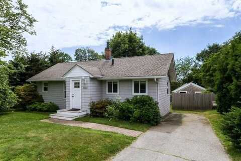 313 Wolcott Avenue, Middletown, RI 02842