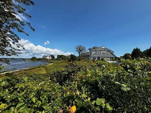 9 Arraquat Road, Westerly, RI 02891