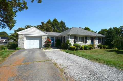 28 Litzen Road, North Smithfield, RI 02896