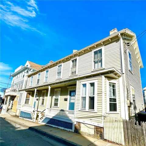 13 Brewer Street, Newport, RI 02840