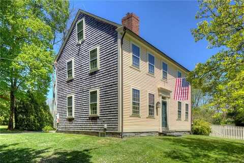 98 Locust Avenue, Portsmouth, RI 02871