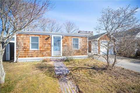 28 Crest Street, Middletown, RI 02842