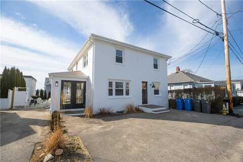 19 Crest Street, Middletown, RI 02842