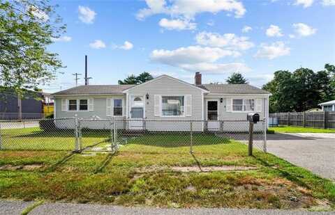 8 pommenville Street, Pawtucket, RI 02861