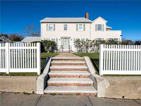 132 Memorial Boulevard, Newport, RI 02840