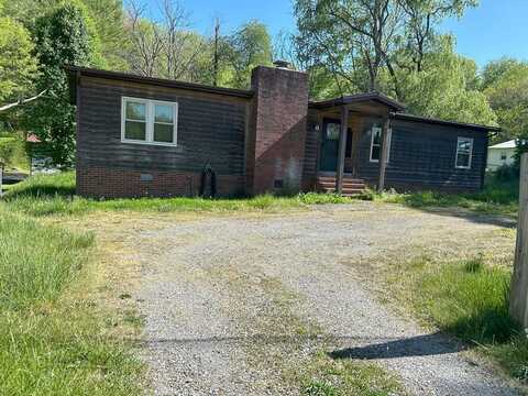 18396 Gov G C Peery Hwy, Pounding Mill, VA 24637