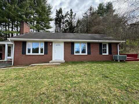 205 Vernon Avenue, Tazewell, VA 24651