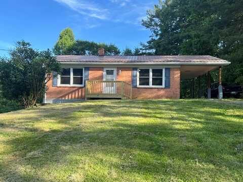 403 Hilltown Rd, Fries, VA 24330