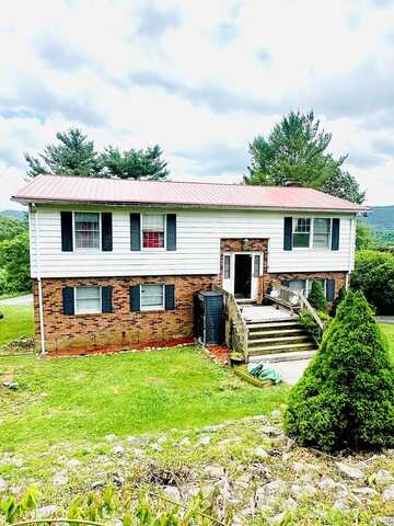 684 Star Street, Pounding Mill, VA 24637