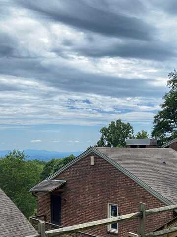 14 Doe Highlands, Hillsville, VA 24343