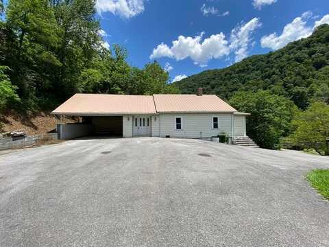 18100 Riverside Drive, Oakwood, VA 24631