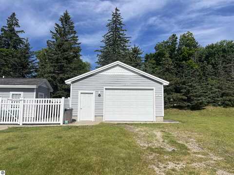 2817 W Shore Drive, Central Lake, MI 49622