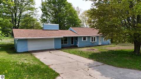 6691 N Long Lake Road, Traverse City, MI 49685