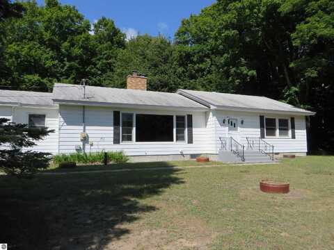 7548 S Dune Highway, Empire, MI 49630