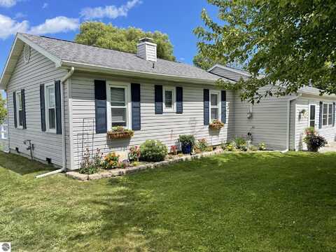 566 Lake View Drive, Hale, MI 48739