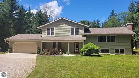 3290 Woodland Drive, Grayling, MI 49738