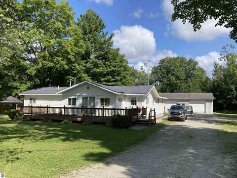 3277 E Rose City Road, Lupton, MI 48635