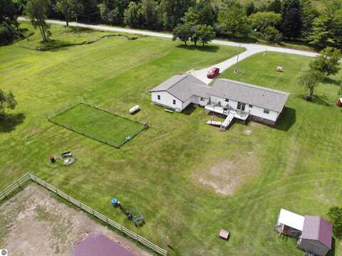 1706 Fire Road, Twining, MI 48766