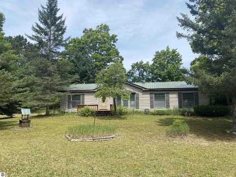 12164 Cinder Road, Beulah, MI 49617